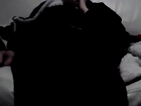 Snapshot of DragoneSFR chatting on March 2025 09:04:02 PM DragoneSFR online show from March 2025 09:04:02 PM