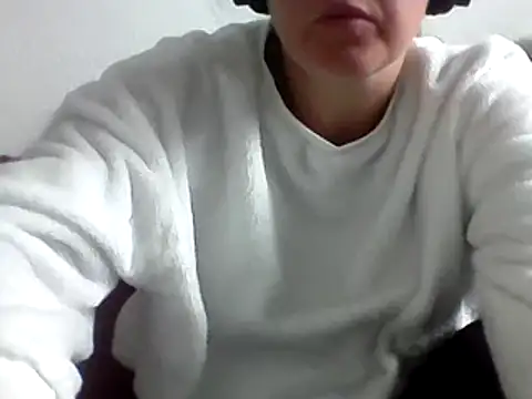 Snapshot of DragoneSFR chatting on March 2025 10:26:02 AM DragoneSFR online show from March 2025 10:26:02 AM