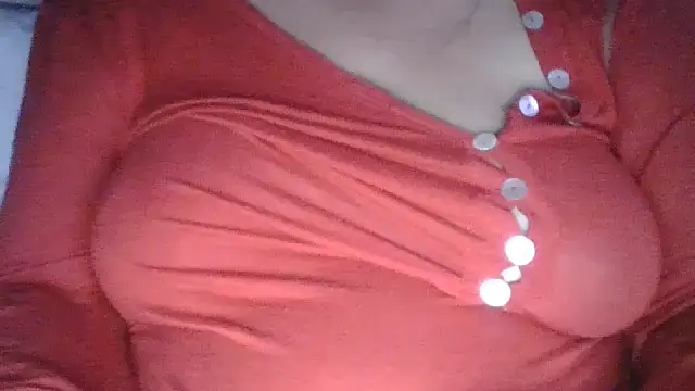 Snapshot of DragoneSFR chatting on October 2025 06:14:02 AM DragoneSFR online show from October 2025 06:14:02 AM