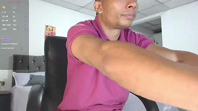 Aaronblack1  online show from February 2026 05:19:01 AM