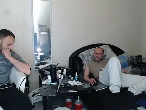 Terizizz online show from April 2026 01:42:02 AM