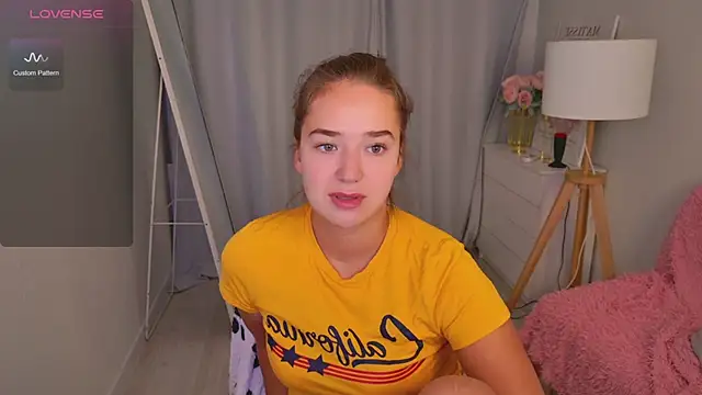 Snapshot of LovelyJessie chatting on April 2026 01:46:02 PM LovelyJessie online show from April 2026 01:46:02 PM