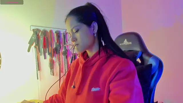 scarlet-kennedy98 online show from March 2026 10:24:02 PM