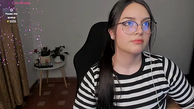 anaveleeez online show from January 2025 01:47:01 AM