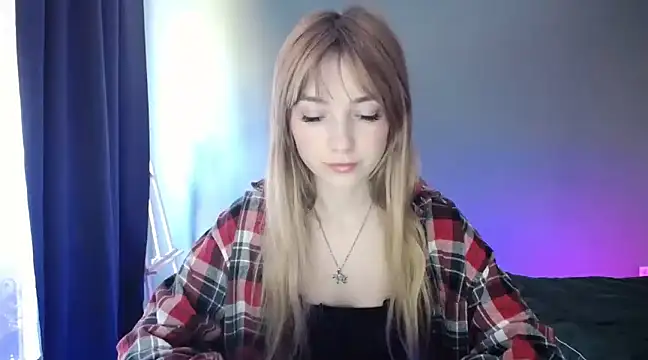 LuciaYoung online show from March 2025 01:15:01 PM