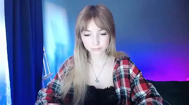 LuciaYoung online show from March 2025 04:20:02 PM