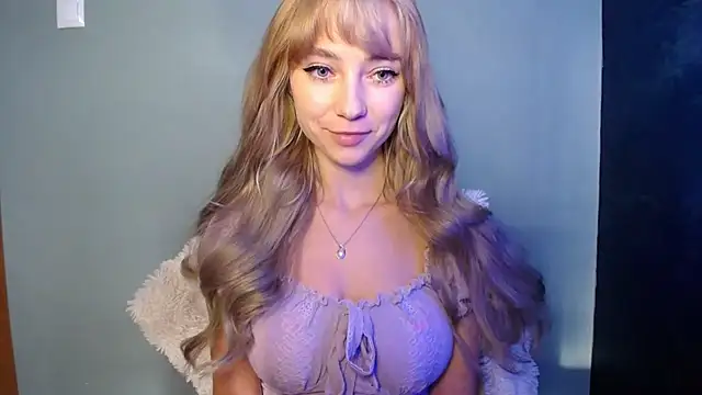 LuciaYoung online show from October 2025 07:34:02 AM