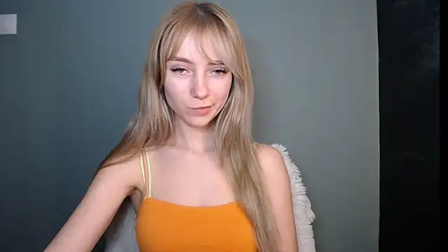 LuciaYoung online show from February 2026 07:17:02 PM