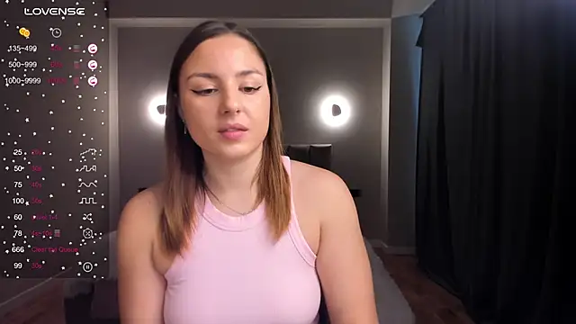 Snapshot of ThreeshaWhite chatting on February 2025 06:55:01 AM ThreeshaWhite online show from February 2025 06:55:01 AM