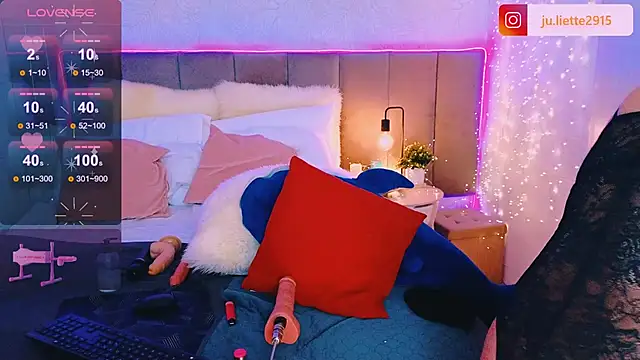 JulietteVolpeWyorika online show from January 2025 09:02:01 PM