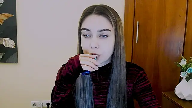 Lili magic online show from February 2025 03:42:01 PM