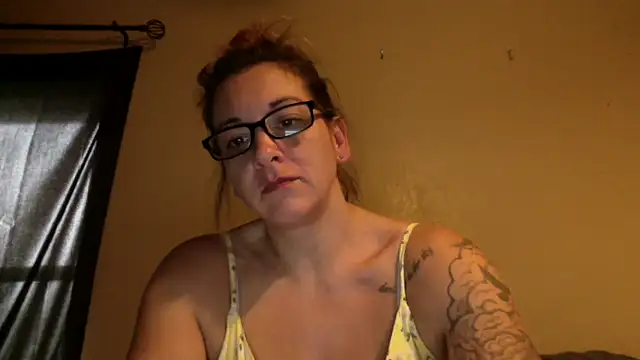 Snapshot of bella8769 chatting on March 2026 04:25:01 PM bella8769 online show from March 2026 04:25:01 PM