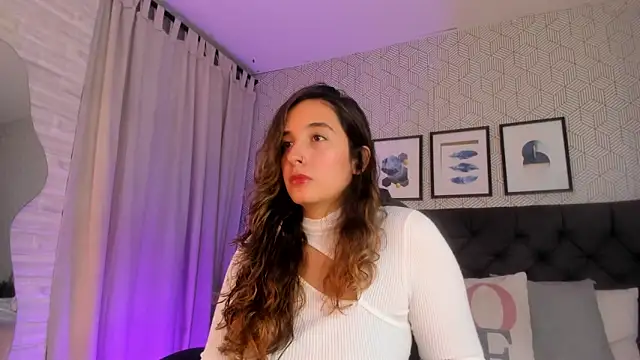 emma  smith1 online show from February 2025 12:49:01 PM