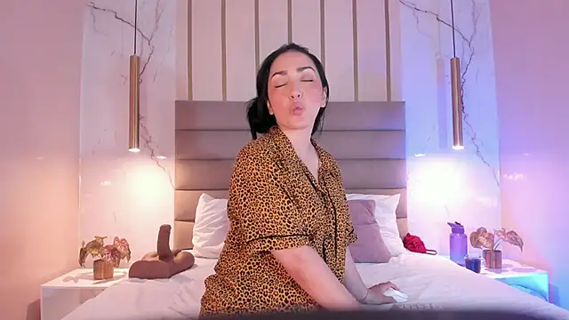 LIAH IZUMI online show from December 2025 07:41:01 PM