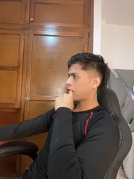 Niicky1  online show from March 2025 04:49:01 PM