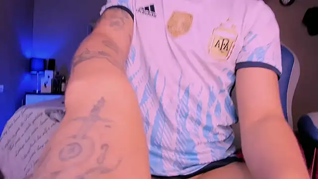 Niicky1  online show from March 2025 08:35:02 PM