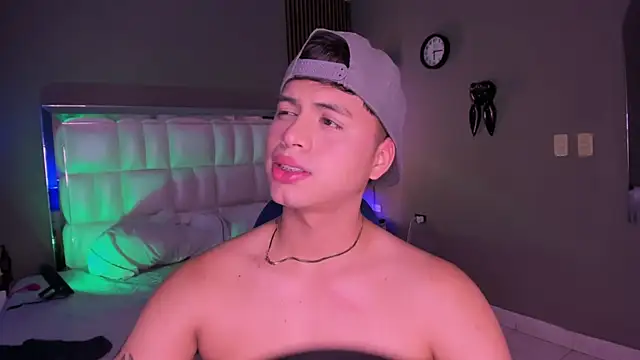 Niicky1  online show from September 2025 09:15:02 PM