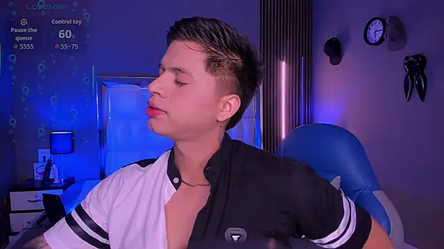 Niicky1  online show from October 2025 09:45:02 PM