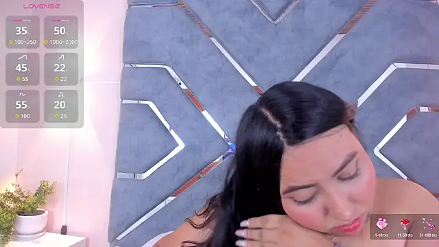 LucciaPorter online show from October 2025 09:52:01 PM