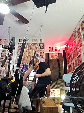 Snapshot of luvs2cumm69 chatting on October 2025 02:34:01 AM luvs2cumm69 online show from October 2025 02:34:01 AM