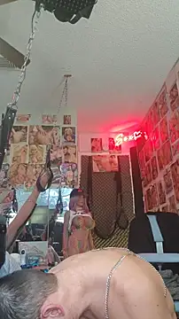 luvs2cumm69 online show from December 2025 09:31:02 PM