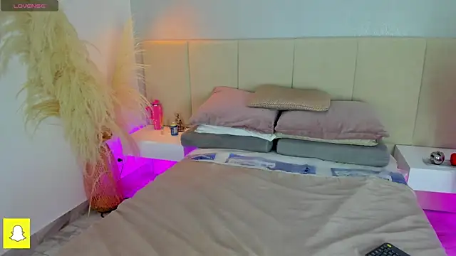 sofia pamela online show from November 2025 07:03:01 PM