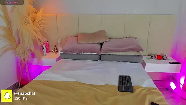 sofia pamela online show from November 2025 06:56:02 PM