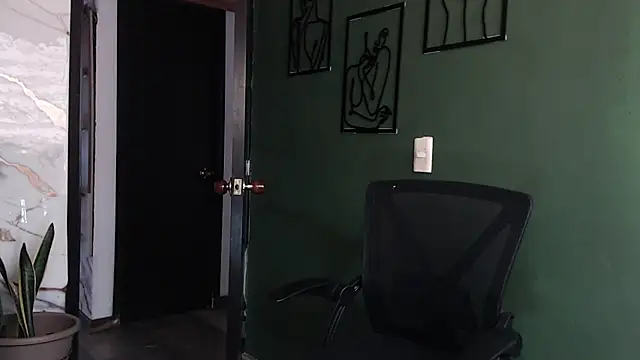 JadaRoberts online show from August 2026 06:55:01 PM