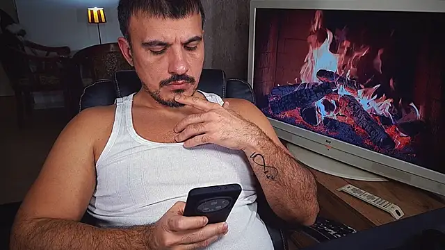 Snapshot of officeman7 chatting on December 2024 06:05:01 PM officeman7 online show from December 2024 06:05:01 PM