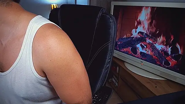 Snapshot of officeman7 chatting on January 2025 08:27:01 PM officeman7 online show from January 2025 08:27:01 PM