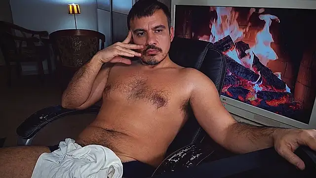 Snapshot of officeman7 chatting on January 2025 08:07:01 PM officeman7 online show from January 2025 08:07:01 PM