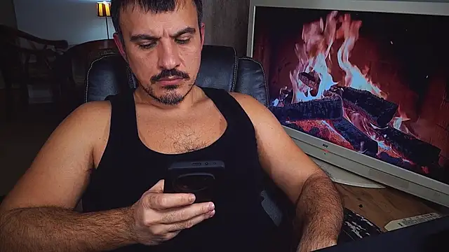 Snapshot of officeman7 chatting on January 2025 05:54:02 PM officeman7 online show from January 2025 05:54:02 PM