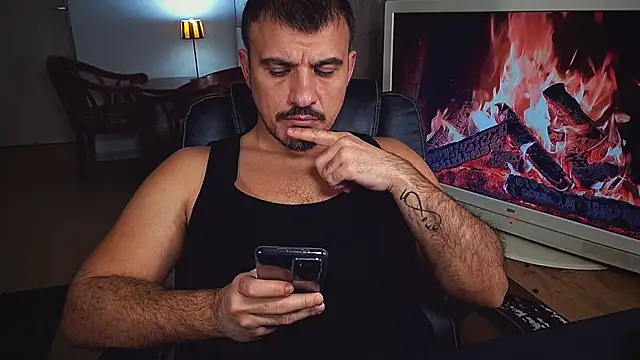 Snapshot of officeman7 chatting on January 2025 05:11:01 PM officeman7 online show from January 2025 05:11:01 PM