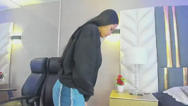 ChloeHarper  online show from March 2026 11:37:02 AM