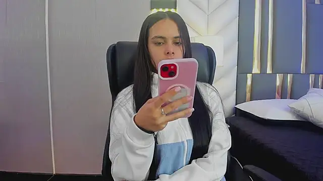Snapshot of ChloeHarper_ chatting on June 2026 11:46:01 AM ChloeHarper online show from June 2026 11:46:01 AM