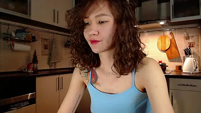 Kelly Yon online show from December 2024 09:33:01 PM