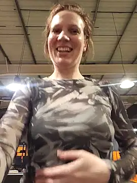 Exhibitionsplit online show from March 2025 10:21:02 PM