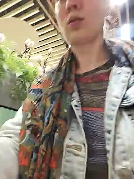 Snapshot of Exhibitionsplit chatting on May 2026 02:01:01 PM Exhibitionsplit online show from May 2026 02:01:01 PM