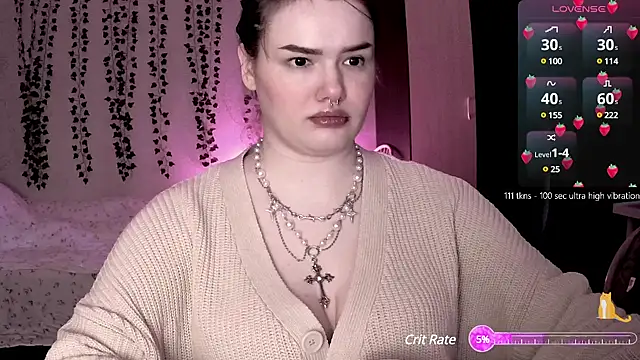 Snapshot of strawberry_elfcat chatting on February 2025 02:04:01 AM strawberry elfcat online show from February 2025 02:04:01 AM