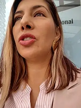 scarlett moore online show from March 2026 04:03:02 PM