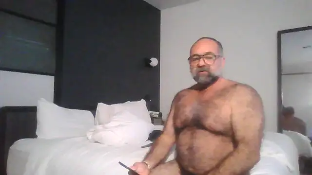 Snapshot of chainjulious chatting on May 2026 01:01:02 AM chainjulious online show from May 2026 01:01:02 AM
