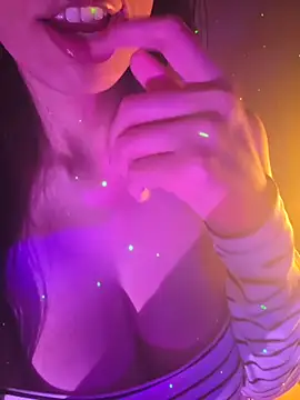 aloneathome online show from December 2025 06:16:01 PM