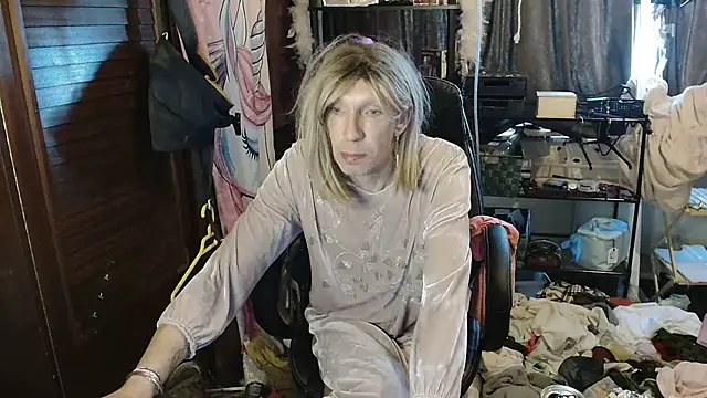 Ombeline1 online show from November 2025 10:58:01 AM