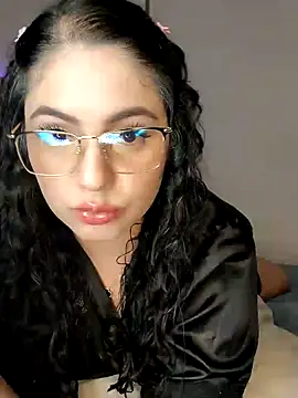 Lia Hurley online show from January 2025 07:35:01 PM