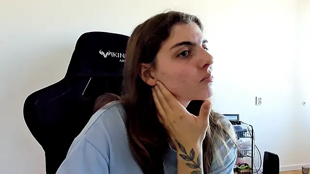 emmamurrr online show from September 2025 10:09:01 AM