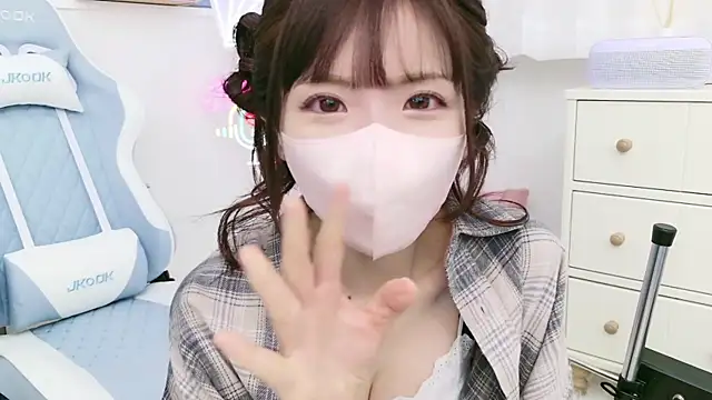 -minami- online show from March 2025 12:04:02 PM