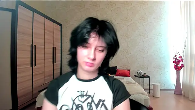 JulisSweet online show from February 2025 01:44:01 PM