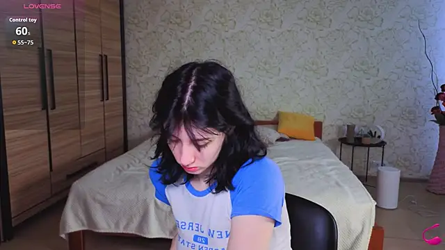 JulisSweet online show from November 2025 07:56:01 AM