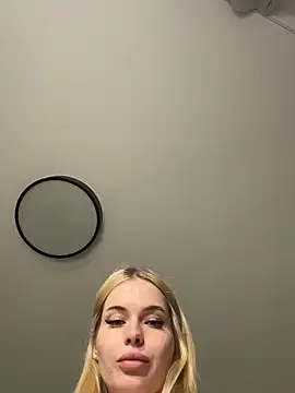 Snapshot of Vladamais chatting on February 2026 06:55:02 PM Vladamais online show from February 2026 06:55:02 PM