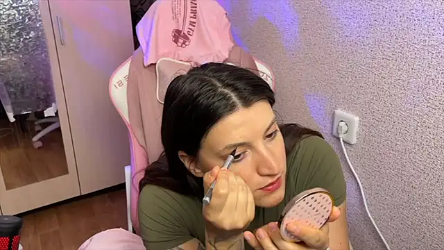 Snapshot of Katrin__kiss chatting on May 2026 06:24:01 PM Katrin kiss online show from May 2026 06:24:01 PM